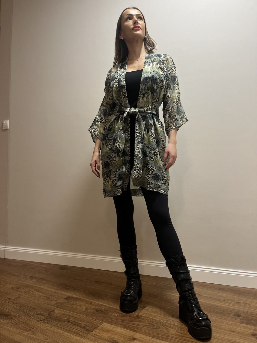 Hodvábny top s opaskom