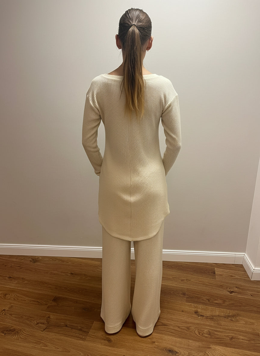 Svetlý úpletový set