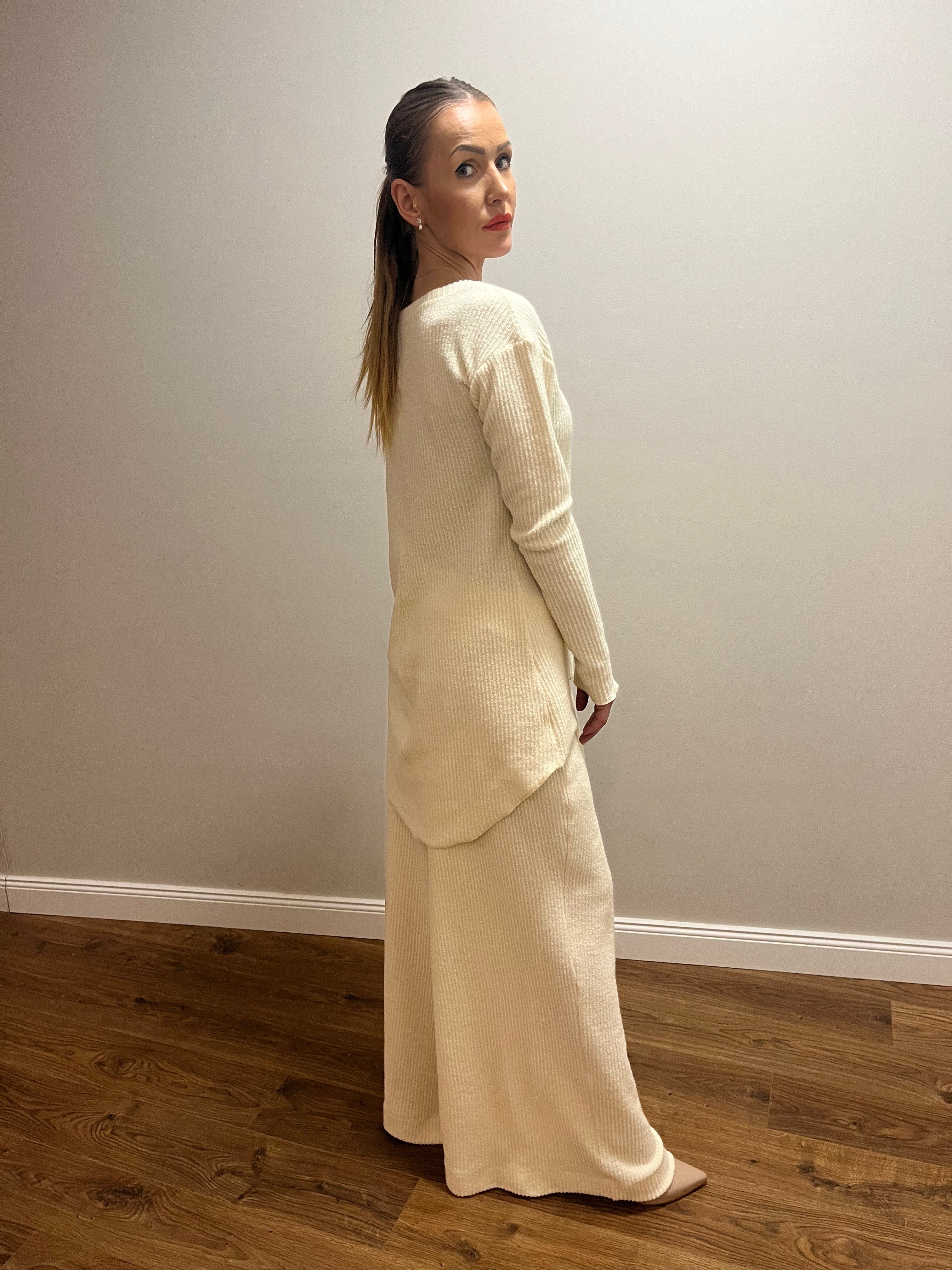 Svetlý úpletový set